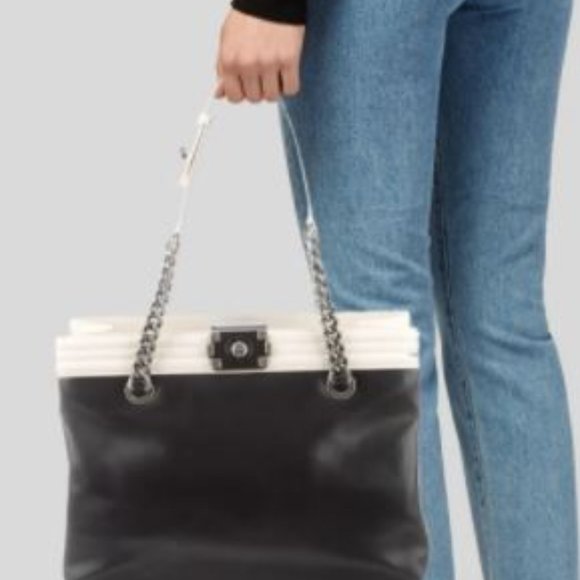 Guaranteed Authentic CHANEL Original Clasp Boy Tote Black Cream Leather $3500 - Picture 3 of 10